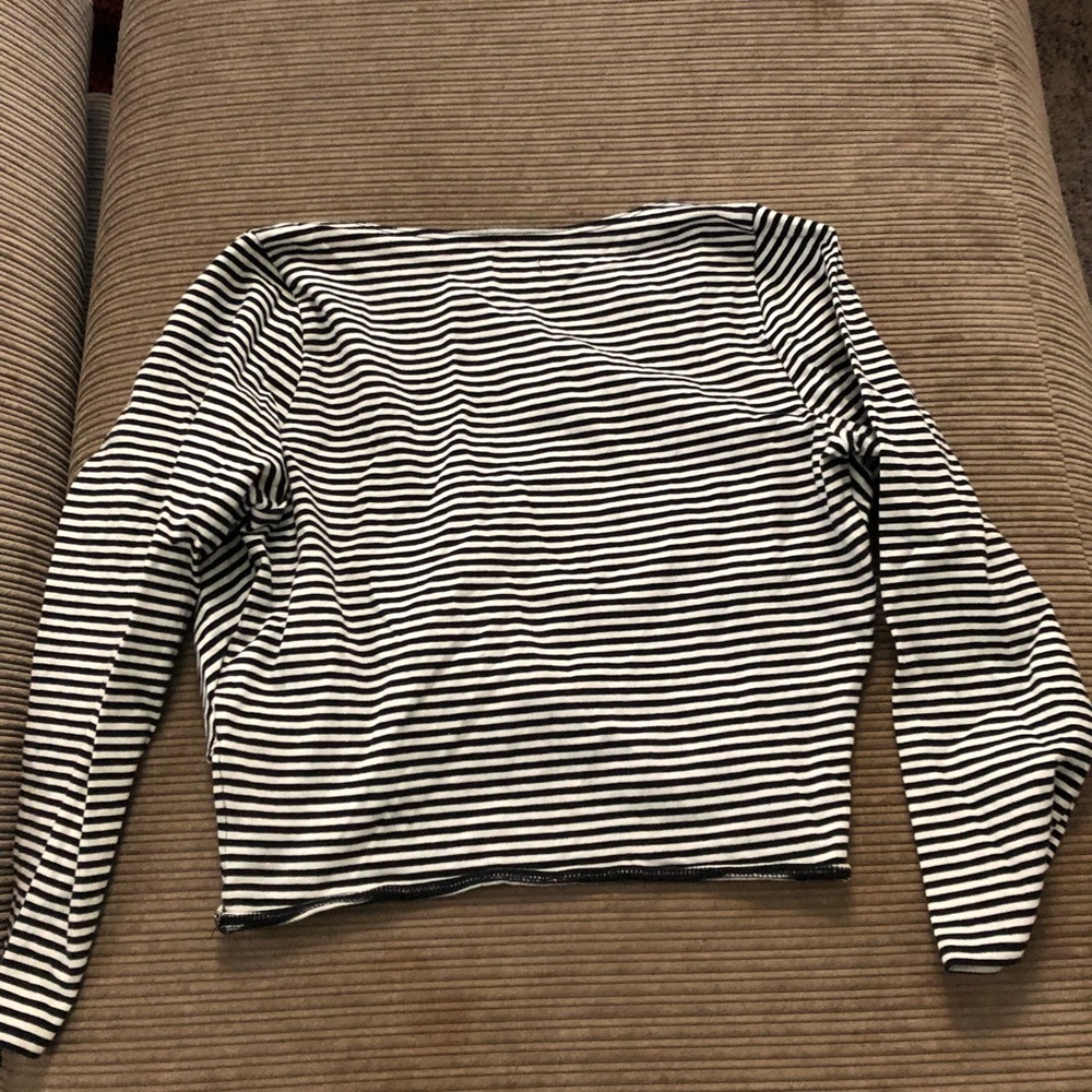 Black and white stripe crop top - Picture 3 of 3